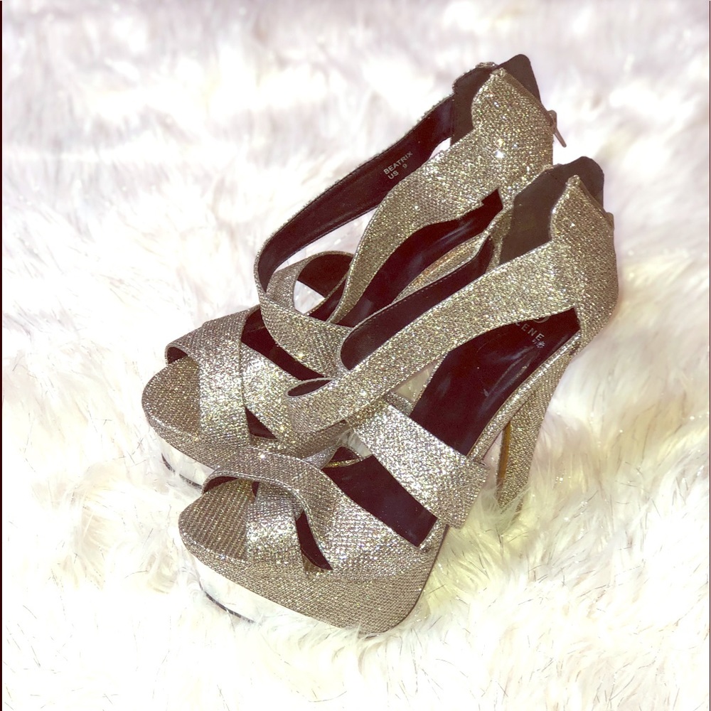 Scene Size 9 Silver Glitter Pumps!!!
